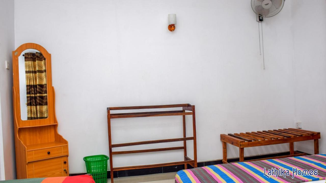 Lathika Homes Сігірія Екстер'єр фото